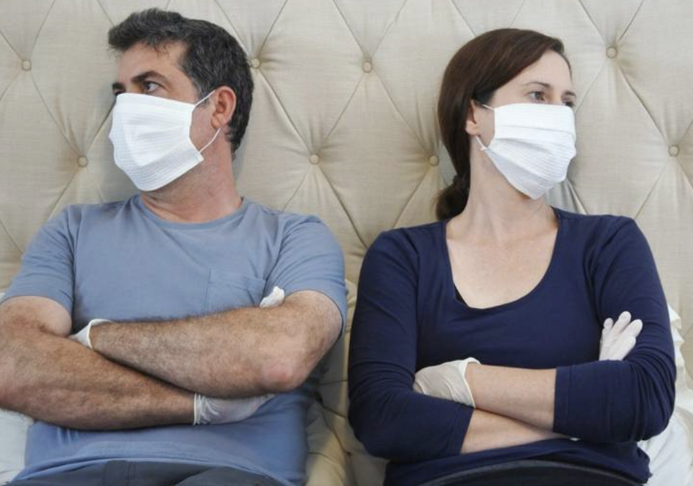 Masked-Unhappy-Couple-adnan-qureshi Masked-Unhappy-Couple-adnan-qureshi